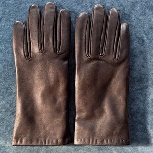 Elegant Black Leather Gloves